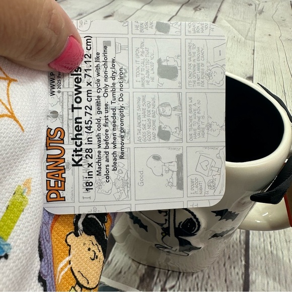 NWT rae dunn Peanuts vampire snoopy mug with coordinating kitchen towel set - Picture 9 of 9
